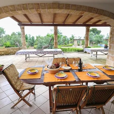 Elegant Villa With A Garden 토레 바도