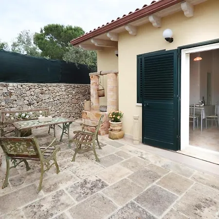 Elegant Villa With A Garden *