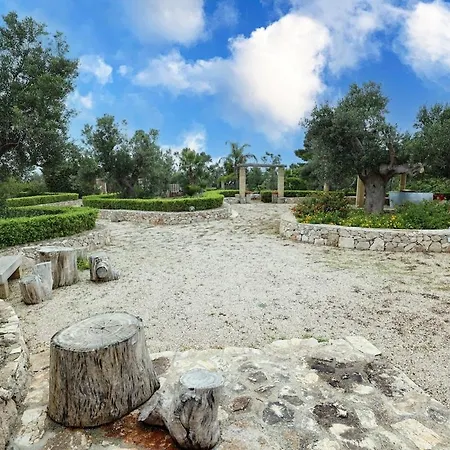 Nyaraló Elegant Villa With A Garden *