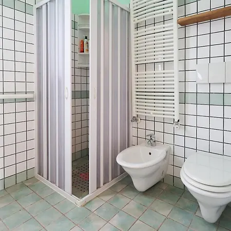 Elegant Villa With A Garden Torre Vado