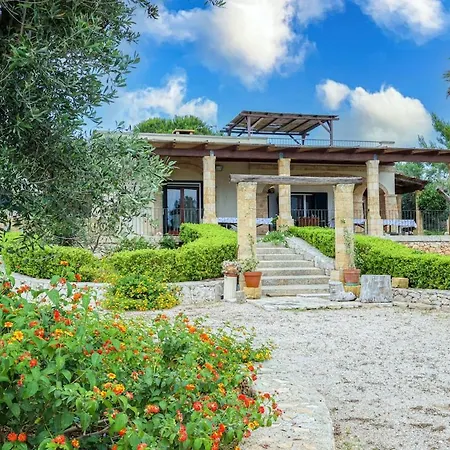 Elegant Villa With A Garden * Torre Vado