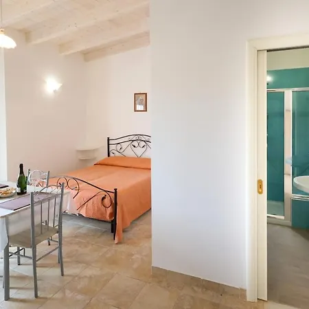 Feriehus Elegant Villa With A Garden Torre Vado